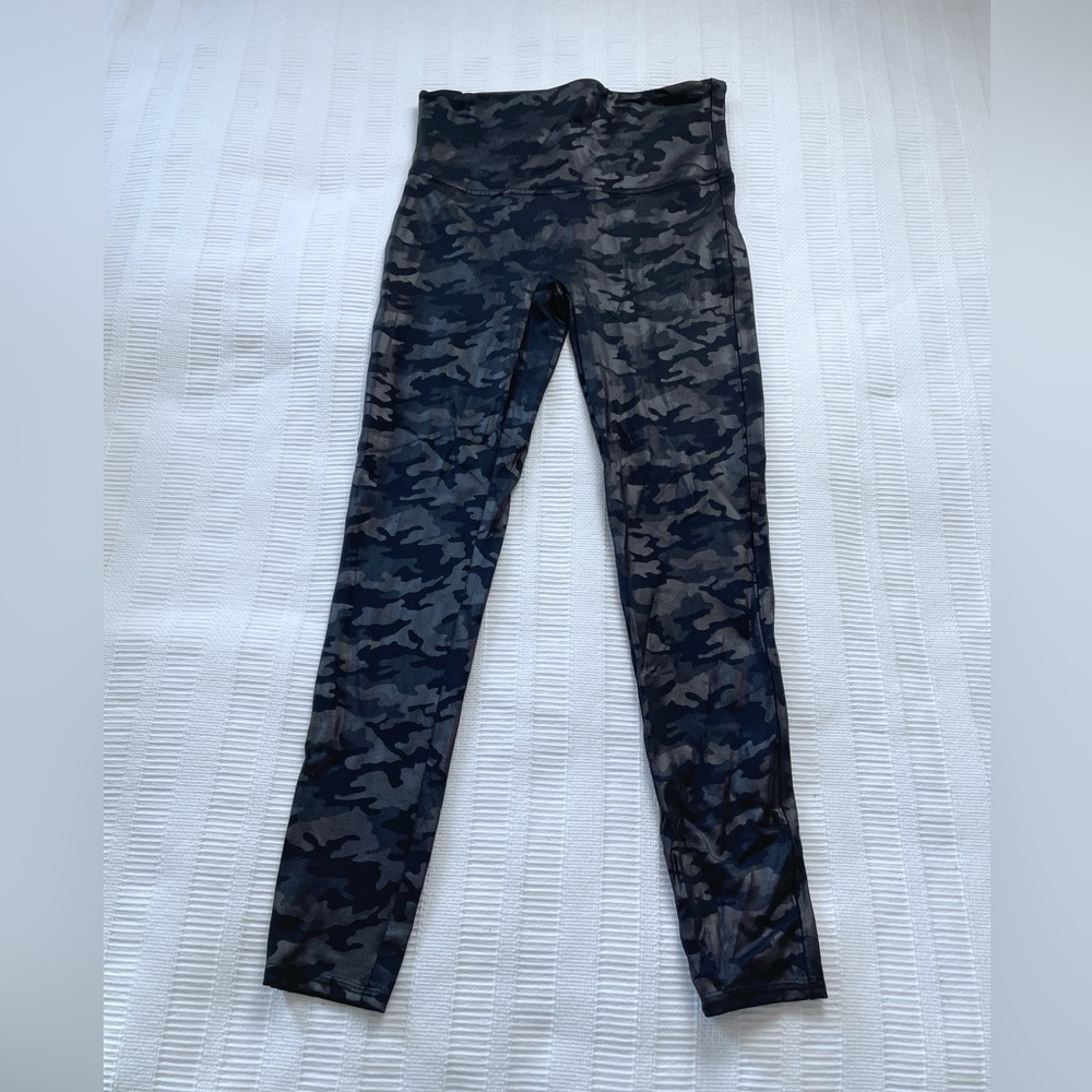 Spanx Women’s Camo Leggings Large